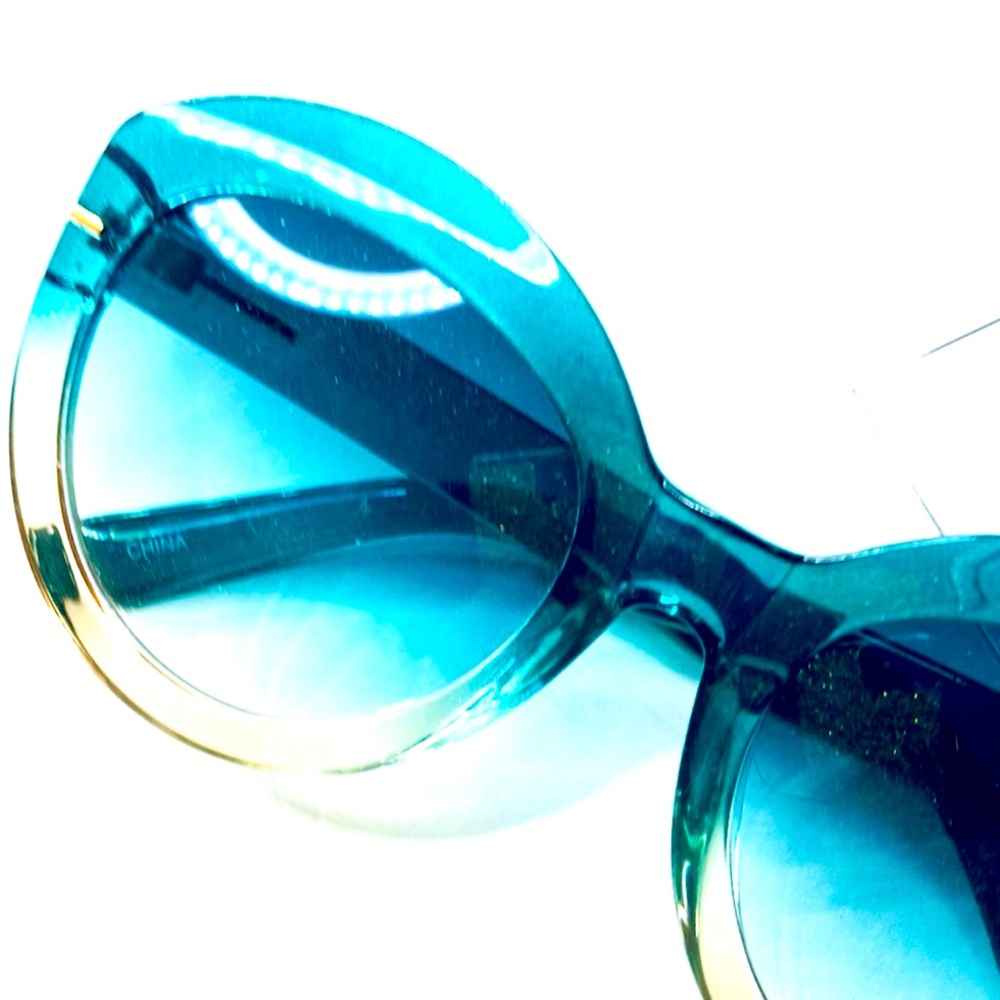 Contemporary Blue and Green Gradient Sunglasses